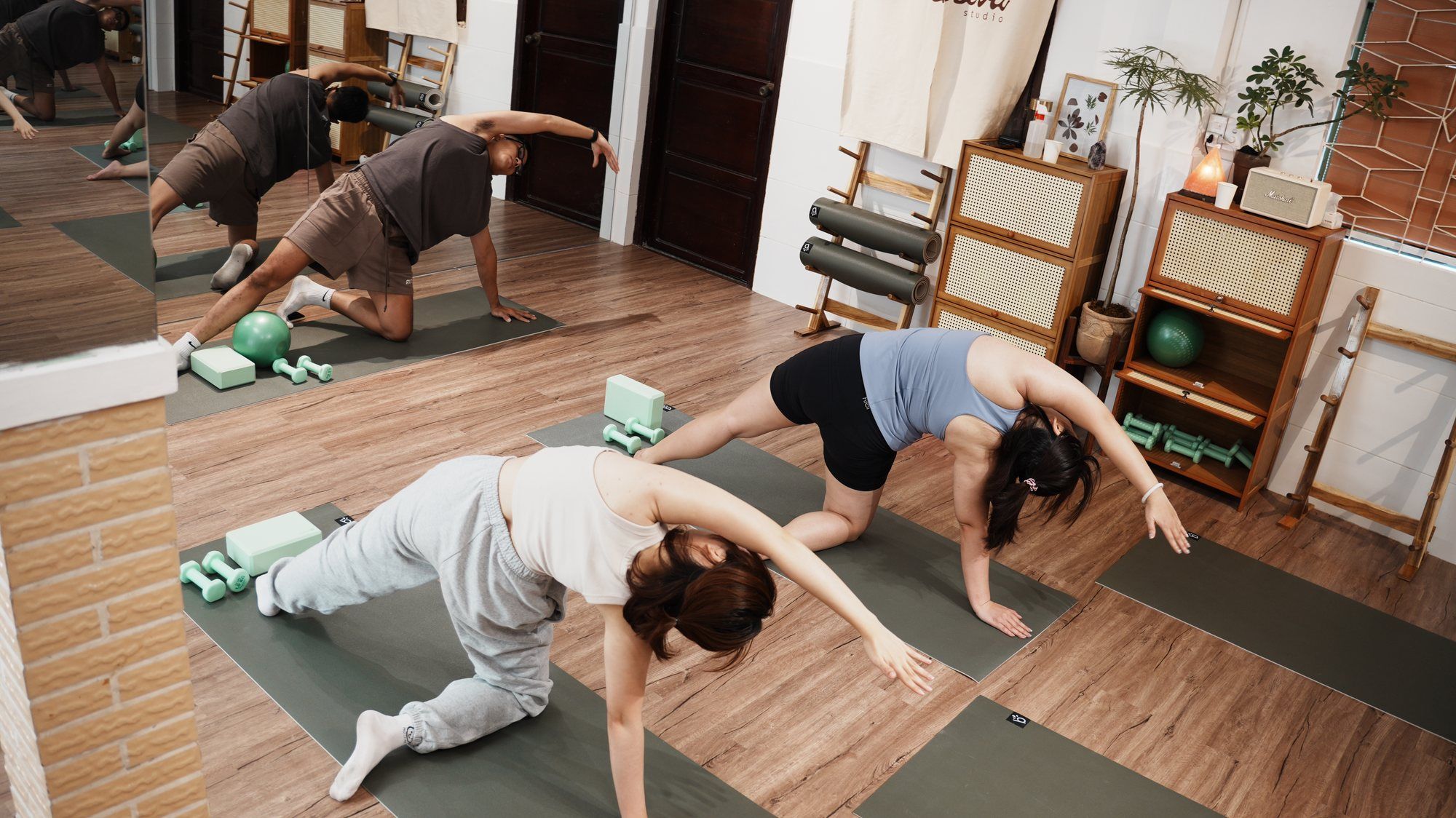 Lớp nhóm giãn người